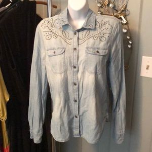 American Eagle light denim button up size medium